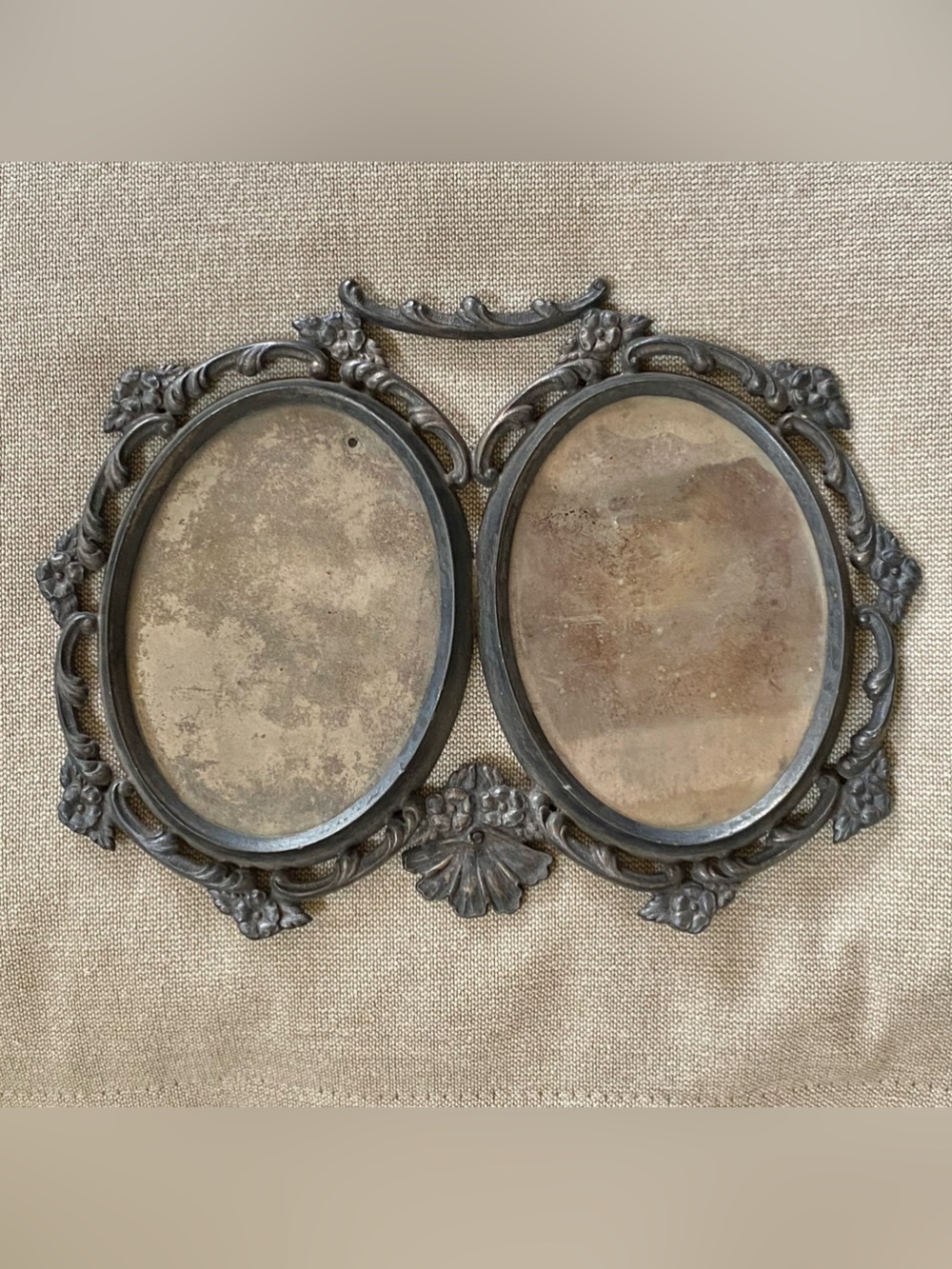 VTG Meriden Silver Plate Quadruple Silver Plated Double Oval Frame Art Nouveau
